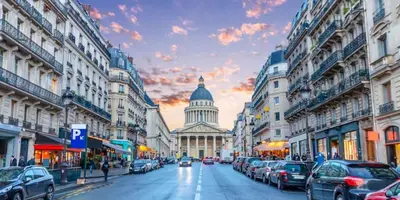 Vue générale sur Paris ou vue de la ville depuis l'appartement