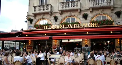 Clients de l'établissement Paris 5e arr Place Saint Michel