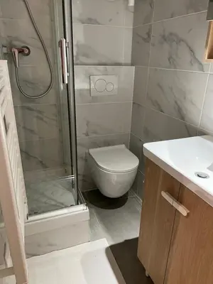 Salle de bains dans l'établissement Charme Cosy au Cœur de Paris