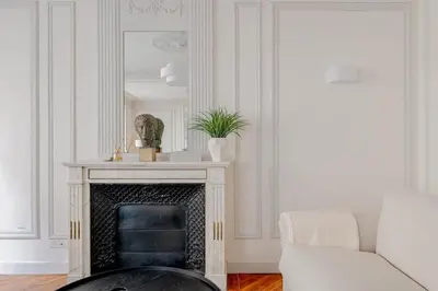 Coin salon dans l'établissement Parisian Elegance 2 Bedr in the 16th
