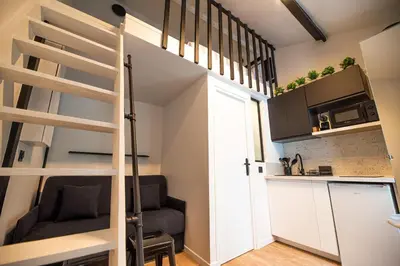 Cuisine ou kitchenette dans l'établissement Lovely Nest in Paris