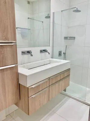 Salle de bains dans l'établissement Splendide Appartement au coeur de St Germain / Odéon