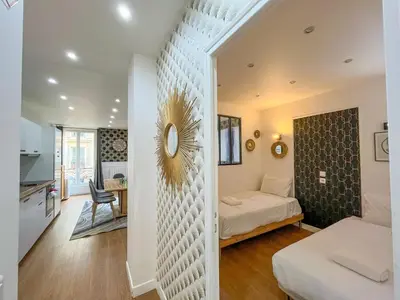 Un ou plusieurs lits dans un hébergement de l'établissement Urban Flat 17 - Pretty 3 BDR Flat in Paris Montorgueil