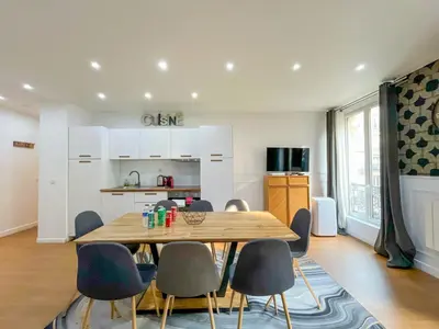 Cuisine ou kitchenette dans l'établissement Urban Flat 17 - Pretty 3 BDR Flat in Paris Montorgueil