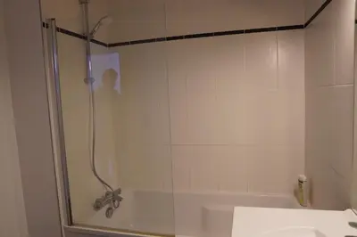 Salle de bains dans l'établissement Charmant Appartement au Pré