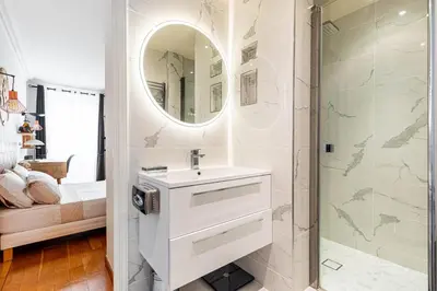 Salle de bains dans l'établissement GuestReady - A Slice of Parisian Paradise