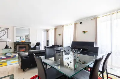 Coin salon dans l'établissement GuestReady - A Slice of Parisian Paradise