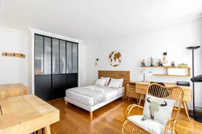 Un ou plusieurs lits dans un hébergement de l'établissement GuestReady - A Slice of Parisian Paradise