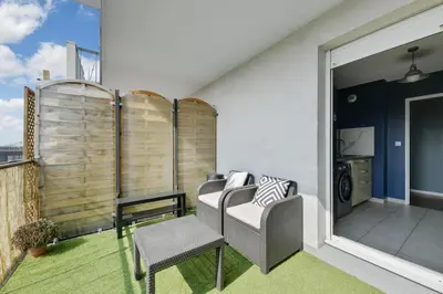 Balcon ou terrasse dans l'établissement Chic apartment with superb view of the eiffel tower