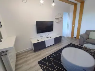 Plan de l'établissement 4 min walk to metro, 2 bedrooms &Salon, La Défense