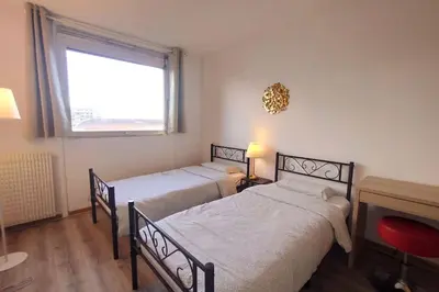 Plan de l'établissement 4 min walk to metro, 2 bedrooms &Salon, La Défense