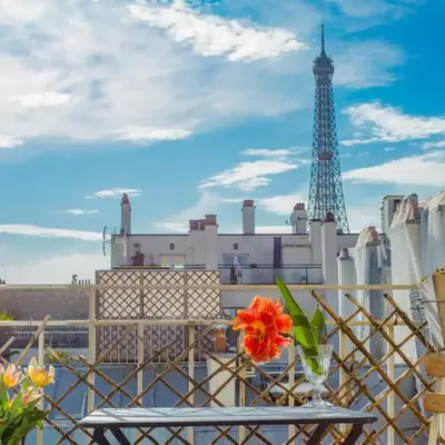 Eiffel Tower Design residence