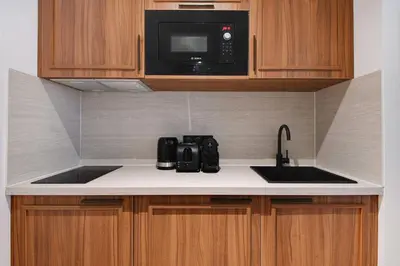 Cuisine ou kitchenette dans l'établissement Elegant Comfort in the heart of Paris-Notre Dame