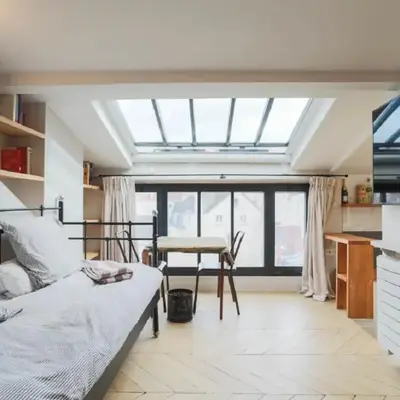 Amazing Mazarine Studio