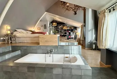 Plan de l'établissement Exceptional house with Terrace and Parking à Courbevoie