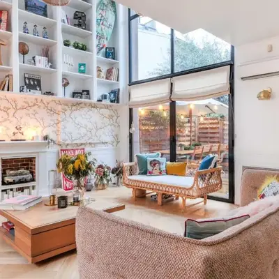 Exceptional house with Terrace and Parking à Courbevoie