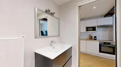 Cuisine ou kitchenette dans l'établissement 200 Suite DDJ - Superbe Appartement à Paris