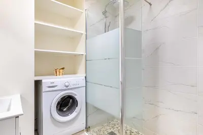 Salle de bains dans l'établissement GuestReady - Bel Apt. près de la Place d'Italie