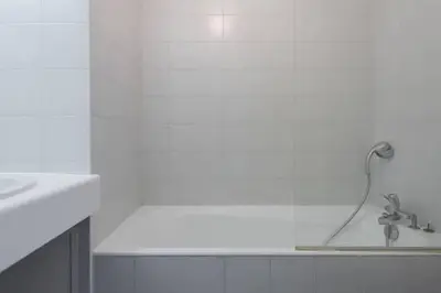 Salle de bains dans l'établissement Le Cozy Appartement + balcon ensoleillé + Parking