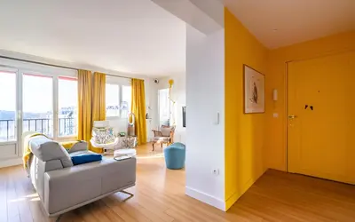 Coin salon dans l'établissement Heart of Paris and magical view of the Seine river by Weekome