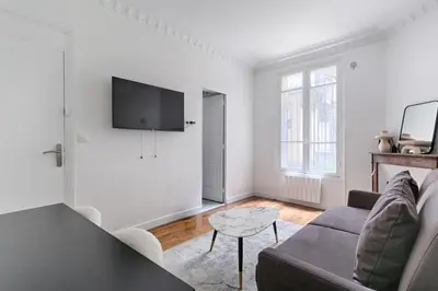 Télévision ou salle de divertissement dans l'établissement Montmartre/Natier : Cosy Studio 2P