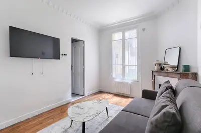 Télévision ou salle de divertissement dans l'établissement Montmartre/Natier : Cosy Studio 2P