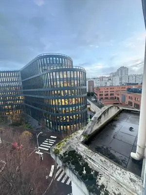 Vue générale sur Issy-les-Moulineaux ou vue de la ville depuis l'appartement