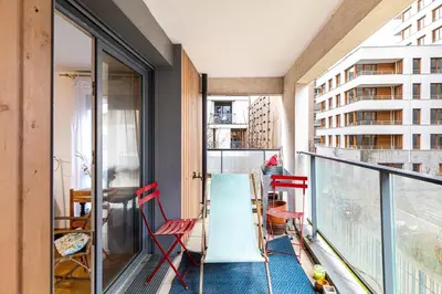 Coin salon dans l'établissement GuestReady - Appartement Chic avec Balcon