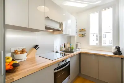 Cuisine ou kitchenette dans l'établissement Appartement 2 pièces avec vue Tour Eiffel