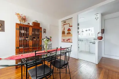 Cuisine ou kitchenette dans l'établissement Veeve - Beaugrenelle Skies