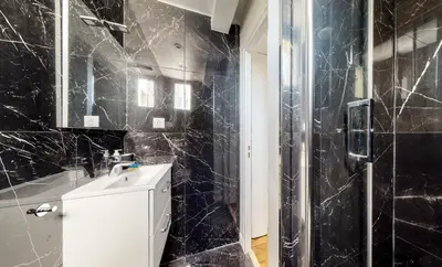 Salle de bains dans l'établissement CityStay-Confort- 5 min Metro -