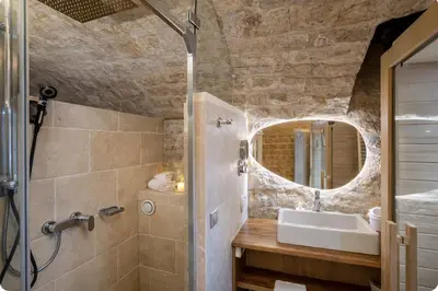 Salle de bains dans l'établissement N Sublime appartement avec Sauna dans le 17e