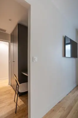 Télévision ou salle de divertissement dans l'établissement Modern and elegant 1BD Apartment near Montmartre