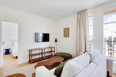 Télévision ou salle de divertissement dans l'établissement Pick A Flat's Apartment in Saint Michel - Rue Du Sommerard