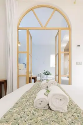 Un ou plusieurs lits dans un hébergement de l'établissement New Luxury and Cozy apartment - Notre Dame