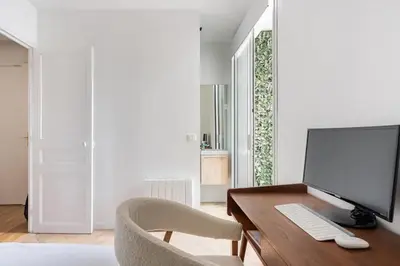 Télévision ou salle de divertissement dans l'établissement 100 m2 of luxury and comfort in Neuilly | By Airnest