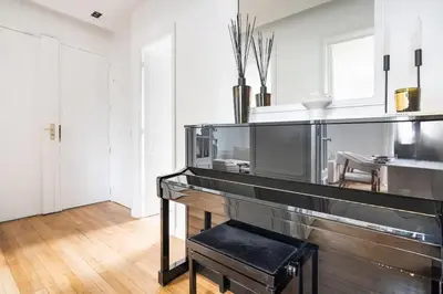 Cuisine ou kitchenette dans l'établissement 100 m2 of luxury and comfort in Neuilly | By Airnest