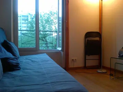 Un ou plusieurs lits dans un hébergement de l'établissement calme et repos, vue sur les arbres