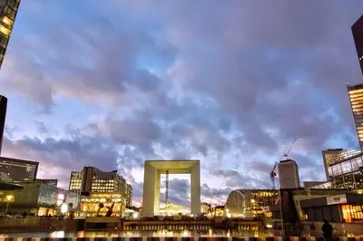 Vue générale sur Courbevoie ou vue de la ville depuis l'appartement
