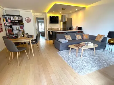 Coin salon dans l'établissement Le Penthouse de Levallois