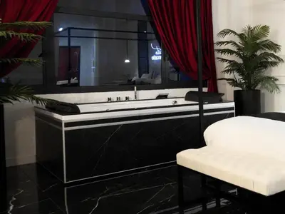 Plan de l'établissement La Suite Trocadéro - Jacuzzi privatif