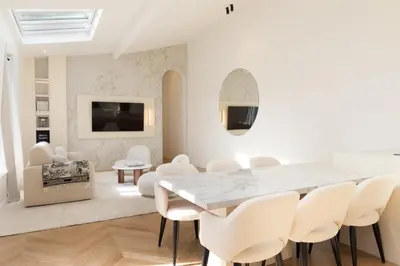 Télévision ou salle de divertissement dans l'établissement Pick A Flat's Apartment in Montorgueil - Rue Bachaumont