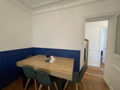 Plan de l'établissement Large family typical Parisian Appartment