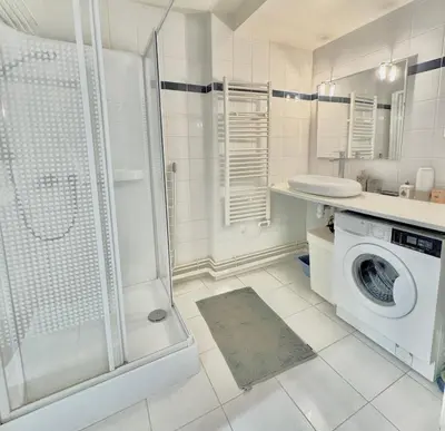 Salle de bains dans l'établissement Eiffel Tower Paris
