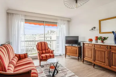 Télévision ou salle de divertissement dans l'établissement Appartement Leroy balcon - Welkeys