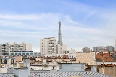 Vue générale sur Clichy ou vue de la ville depuis l'appartement
