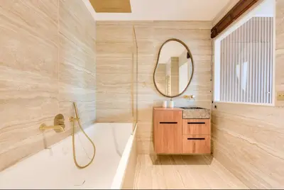 Salle de bains dans l'établissement Luxury 1BR apartment - Champs Elysees