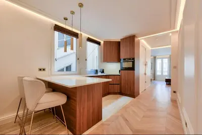 Cuisine ou kitchenette dans l'établissement Luxury 1BR apartment - Champs Elysees