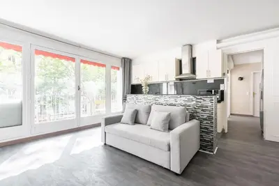 Plan de l'établissement Appartement ensoleillé Buttes Chaumont - III