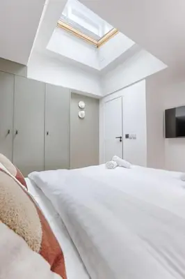 Un ou plusieurs lits dans un hébergement de l'établissement MyKeypers - Luxury Design Flat 2BR/6P - Rue de Charonne !